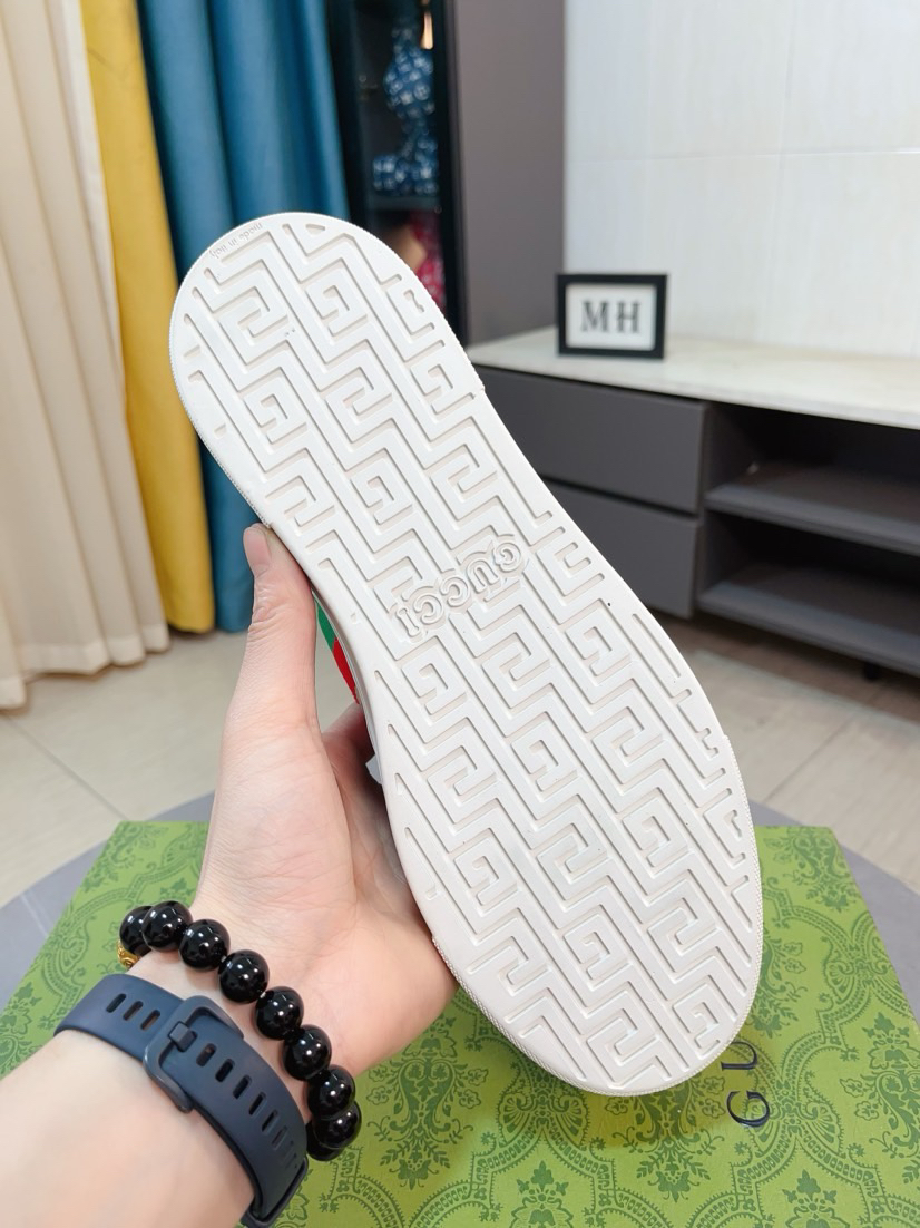 Gucci Sneakers-131