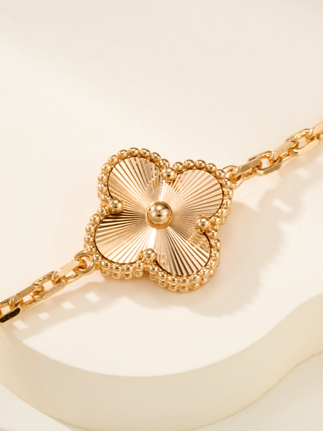 Van Cleef & Arpels Bracelet-84