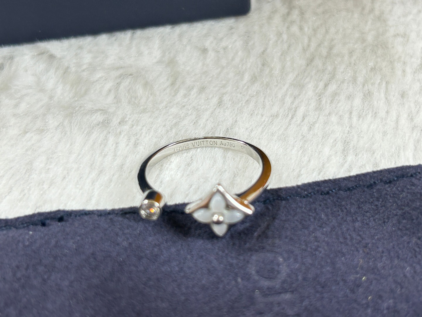LV ring-59