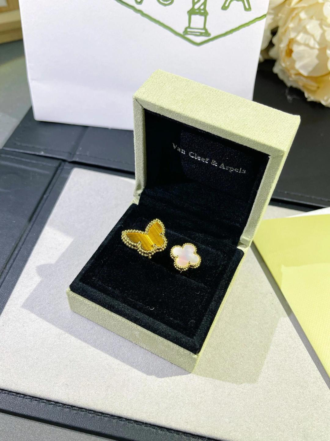 Van Cleef & Arpels ring-31