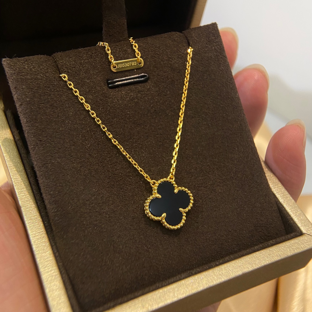 Van Cleef & Arpels necklace-35