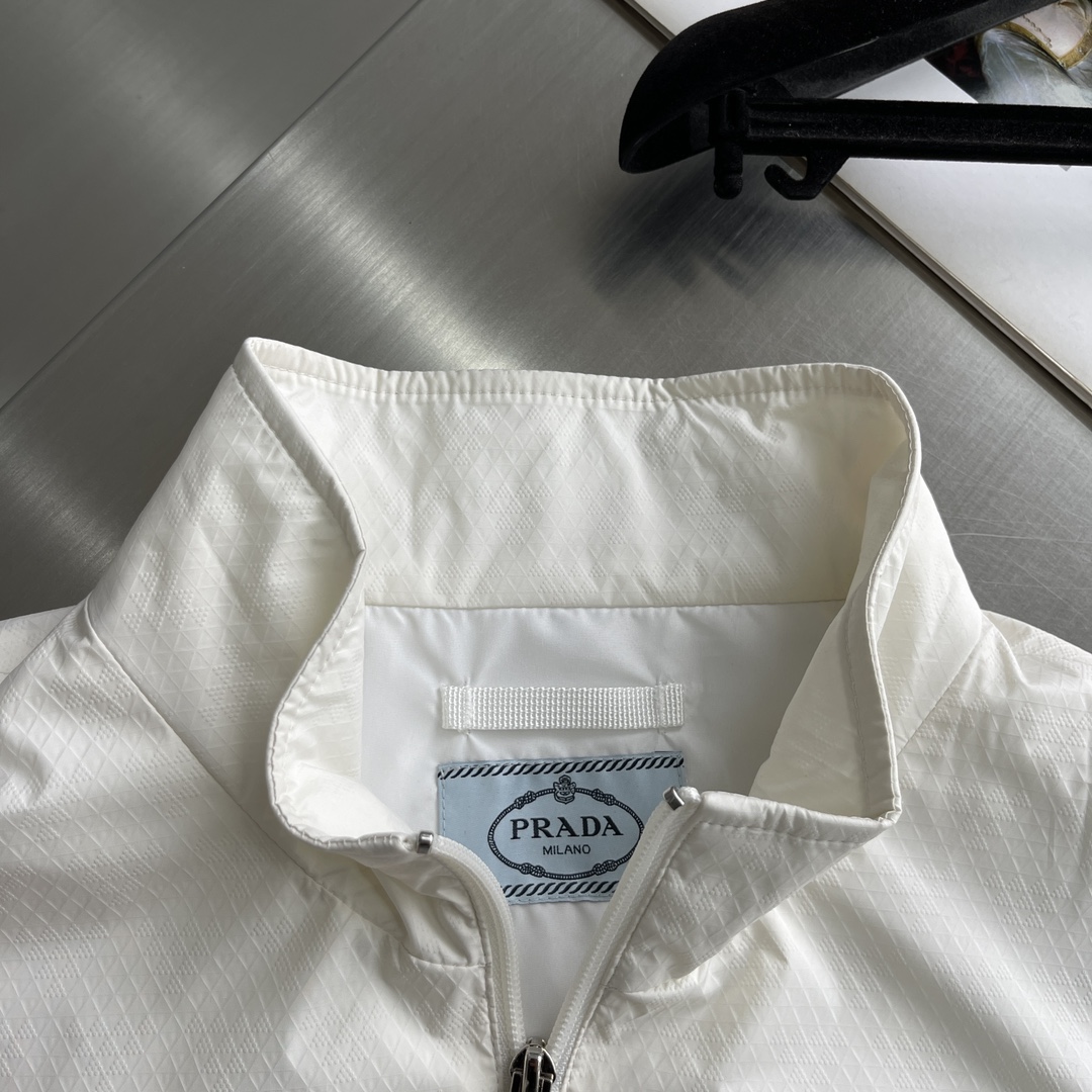 Prada Clothing-125