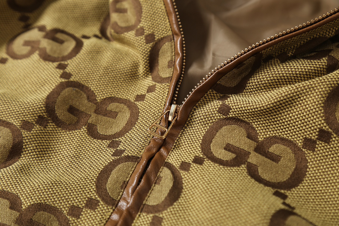 Gucci Clothing-299