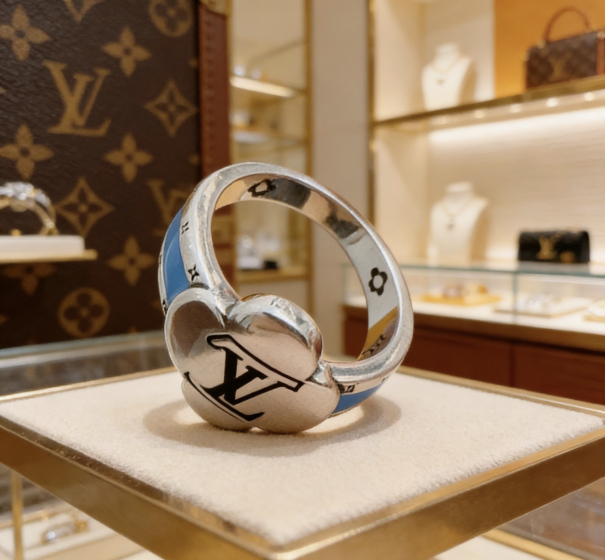 LV ring-5