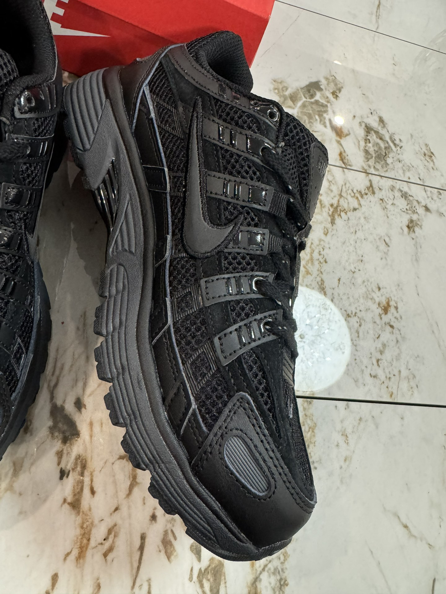 Nike Sneakers-235