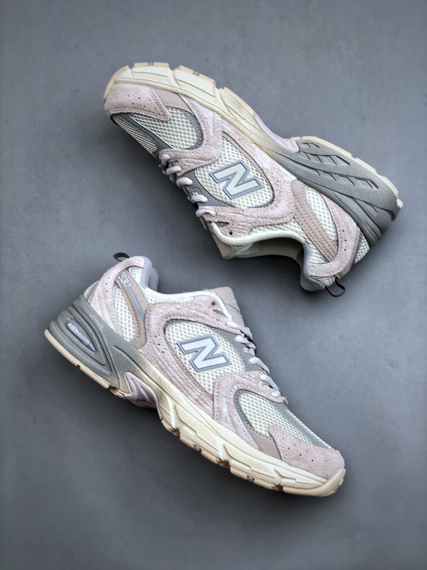 New Balance Sneakers-345