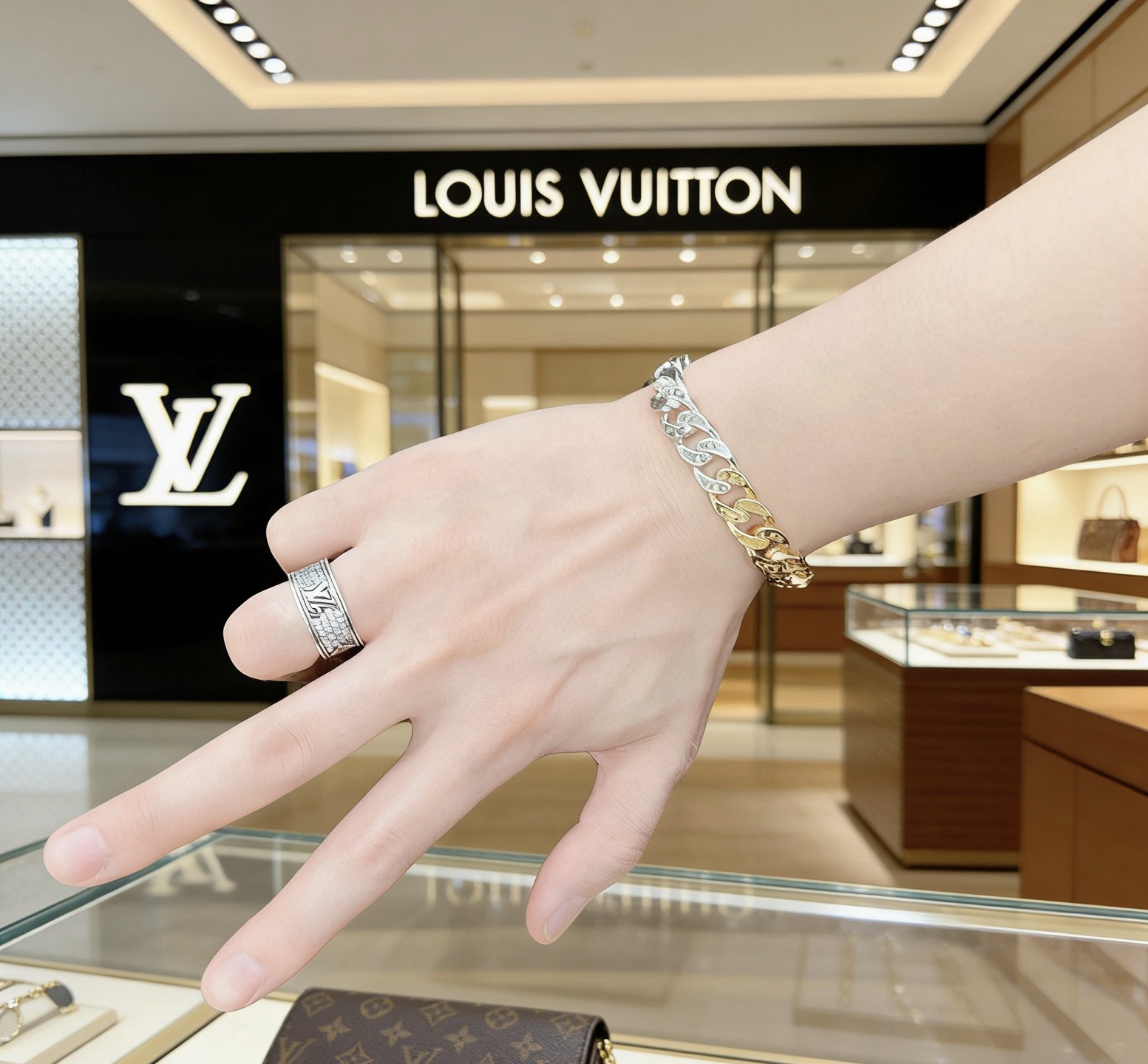 LV Bracelet-86