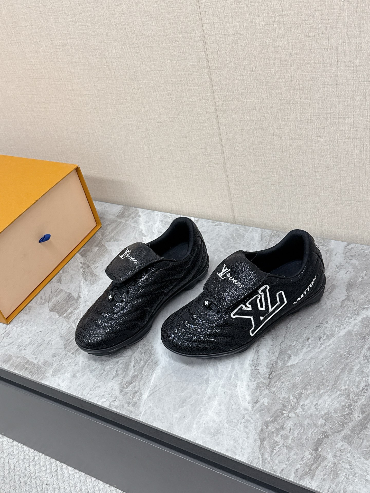Lv Sneakers-236