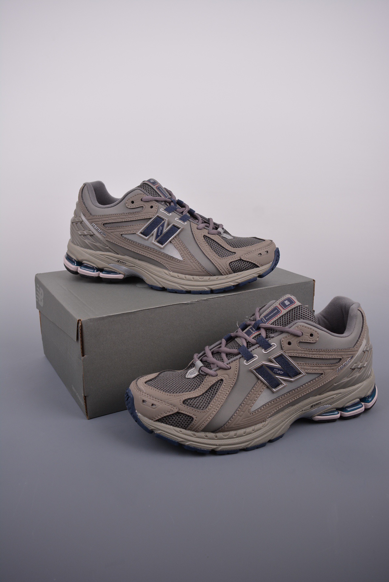 New Balance Sneakers-171