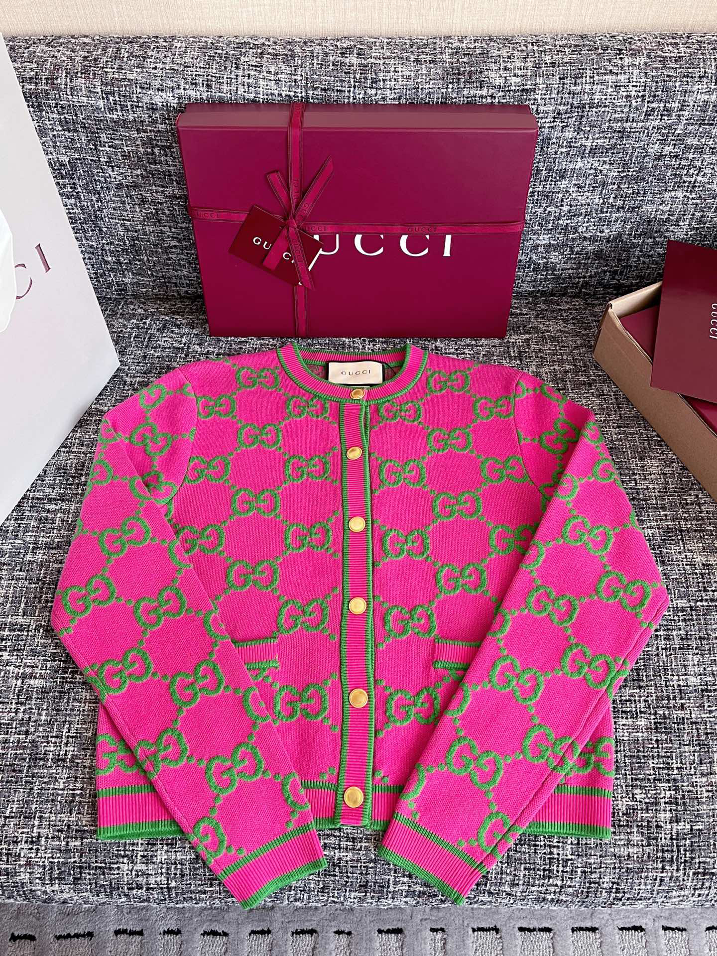 Gucci Clothing-234