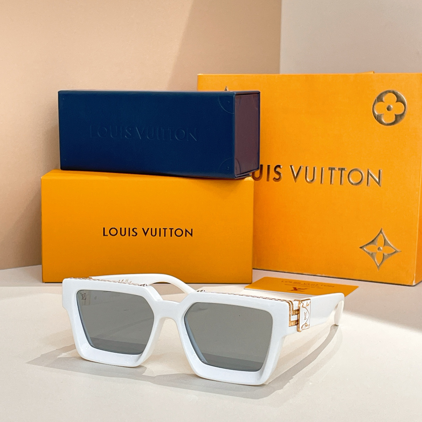 LV glasses-13