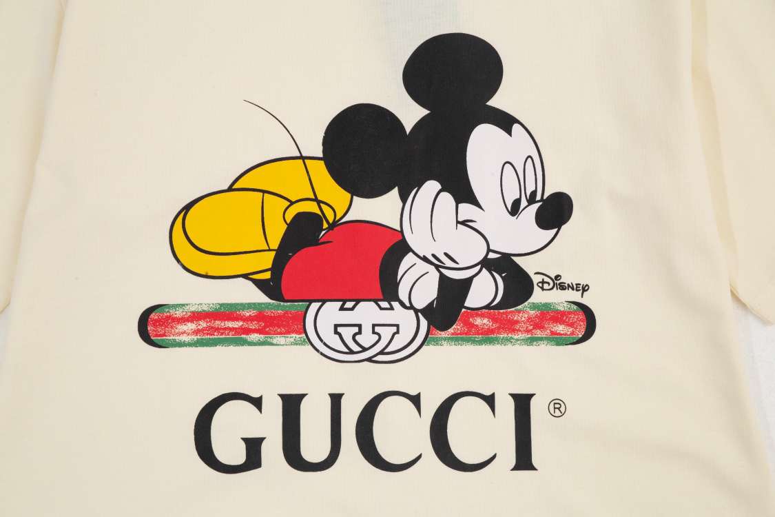 Gucci clothing-45