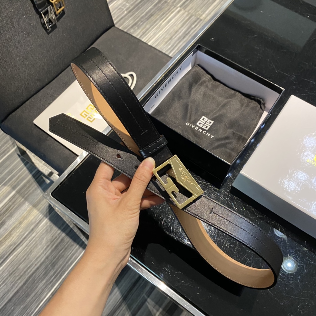 Givenchy belt-110