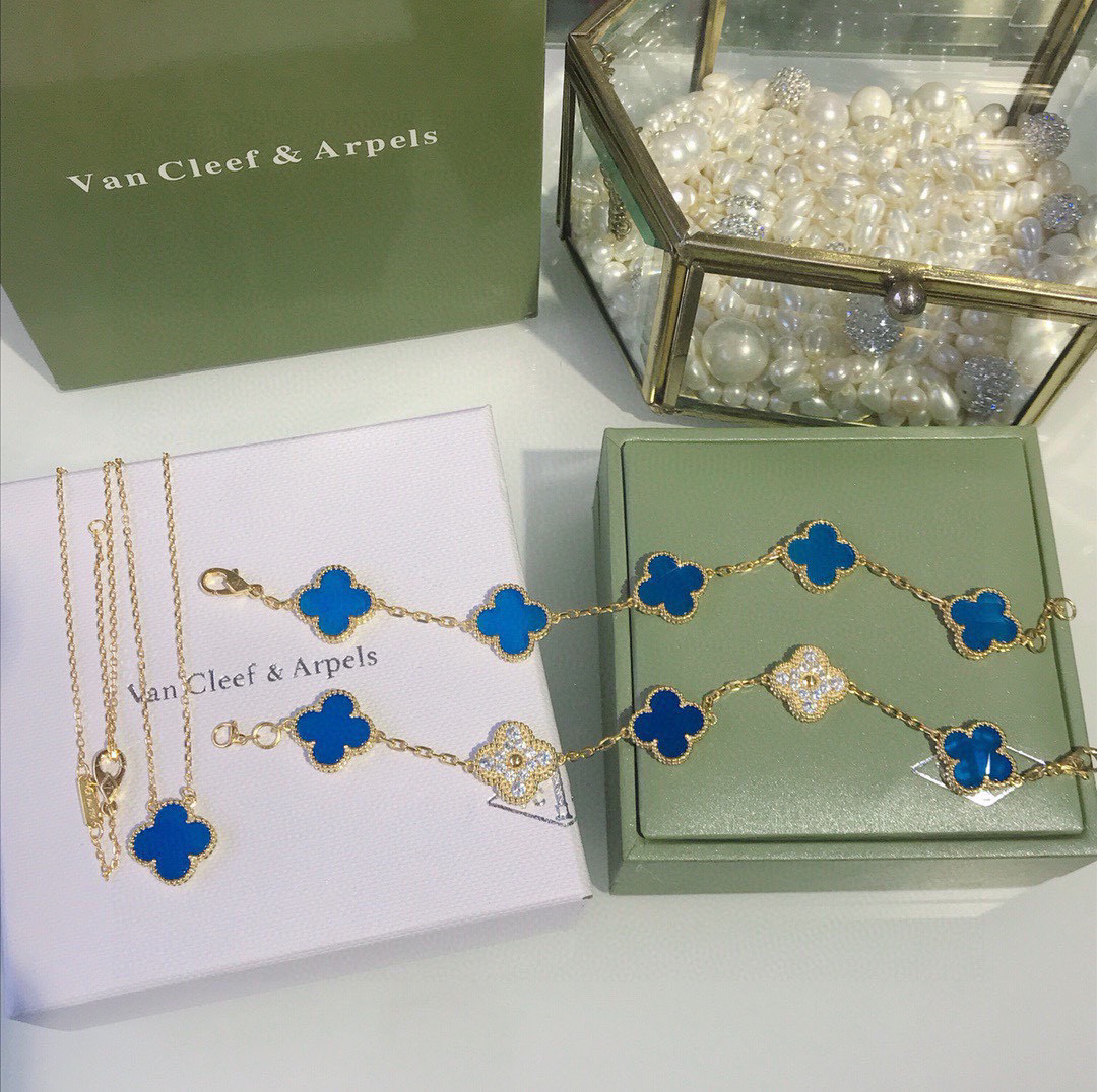 Van Cleef & Arpels Bracelet-60