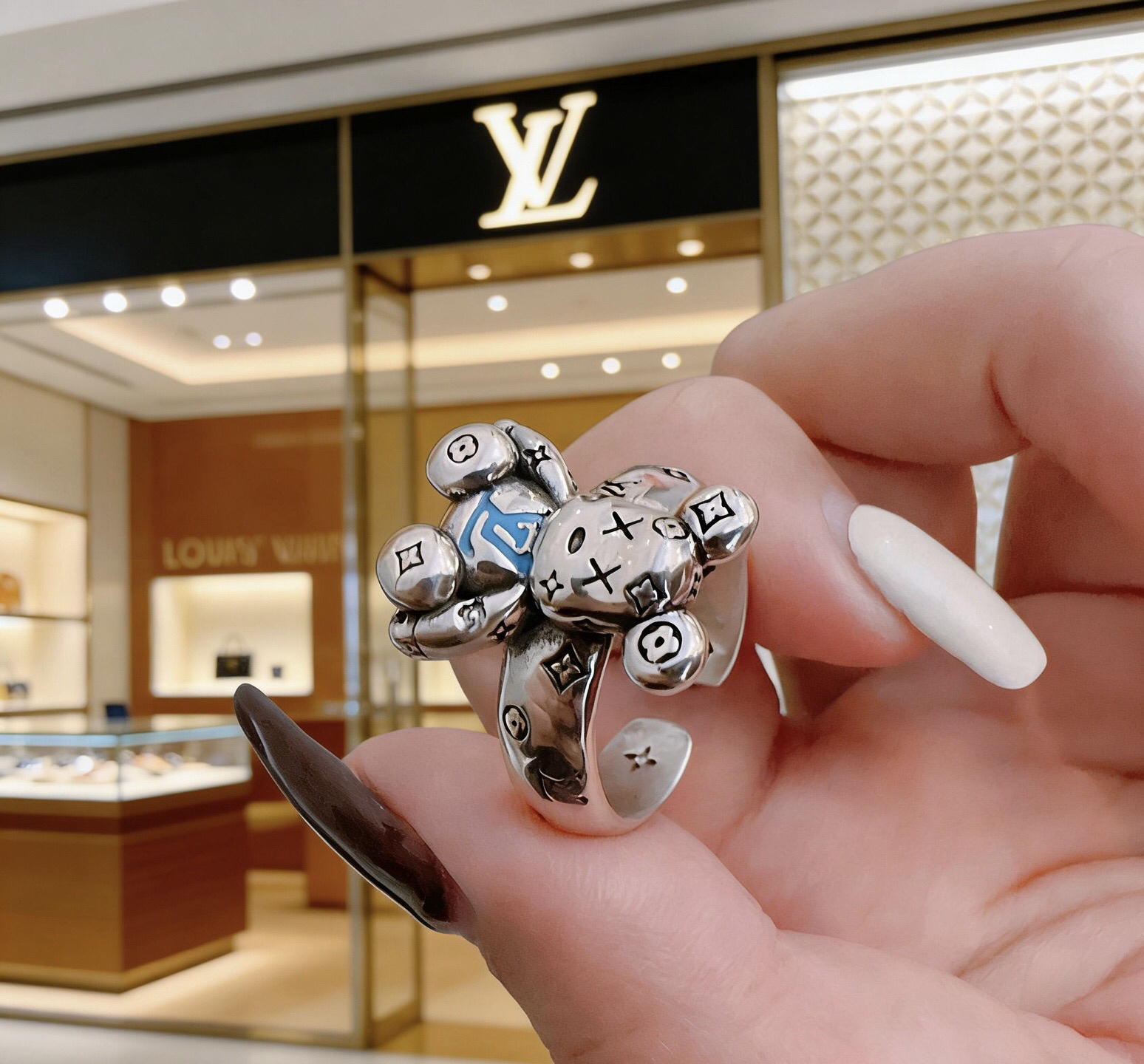 LV ring-9