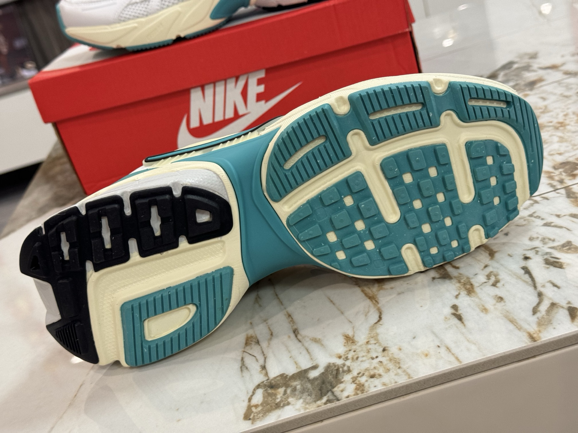 Nike Sneakers-245