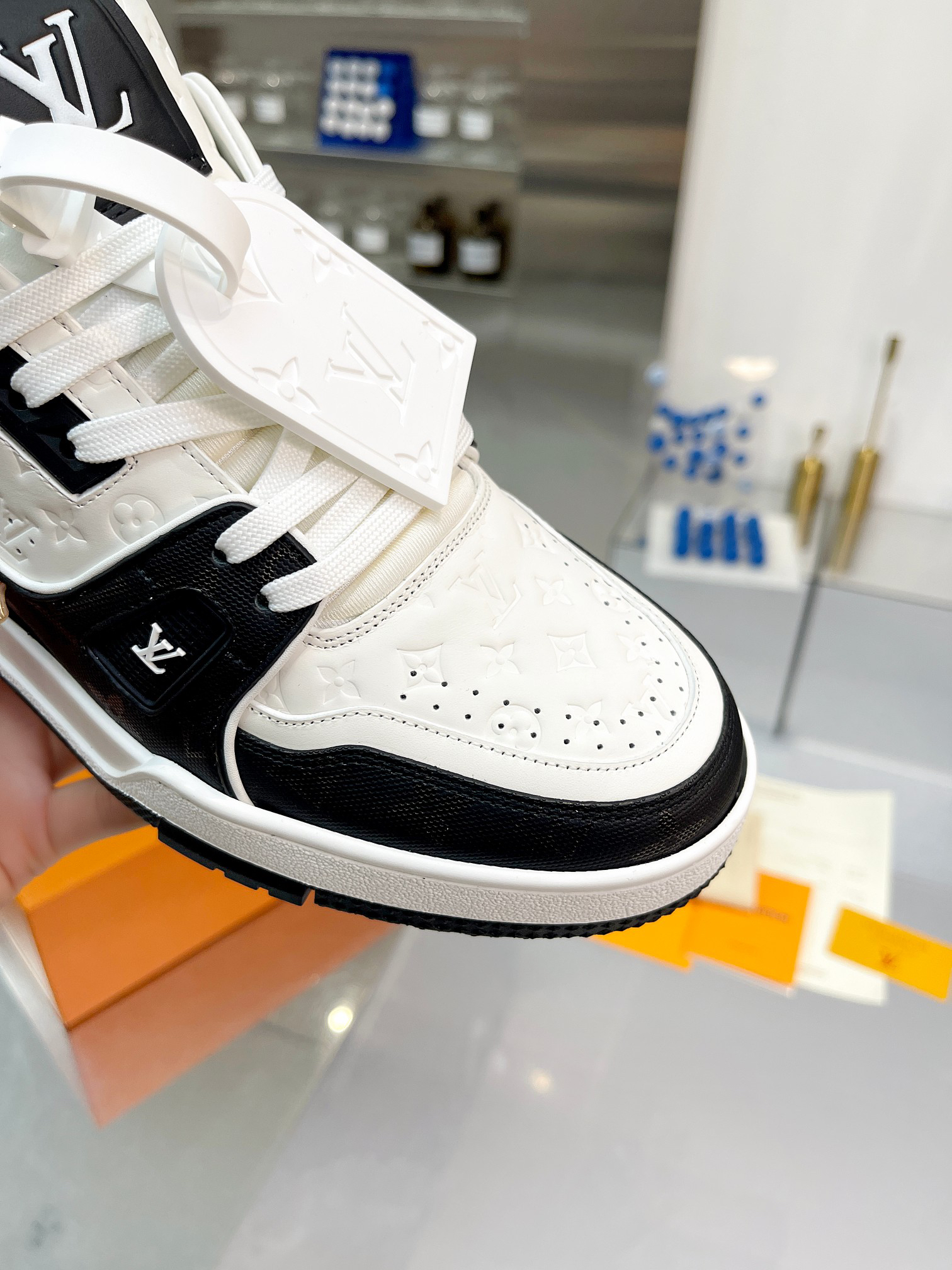 Lv Sneakers-58