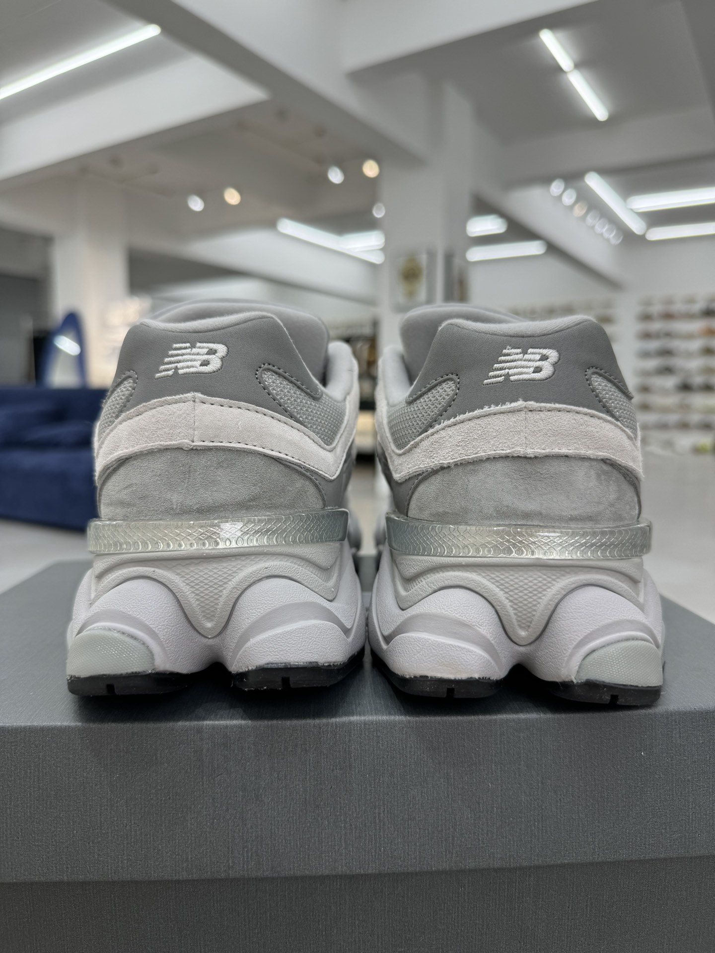 New Balance Sneakers-210