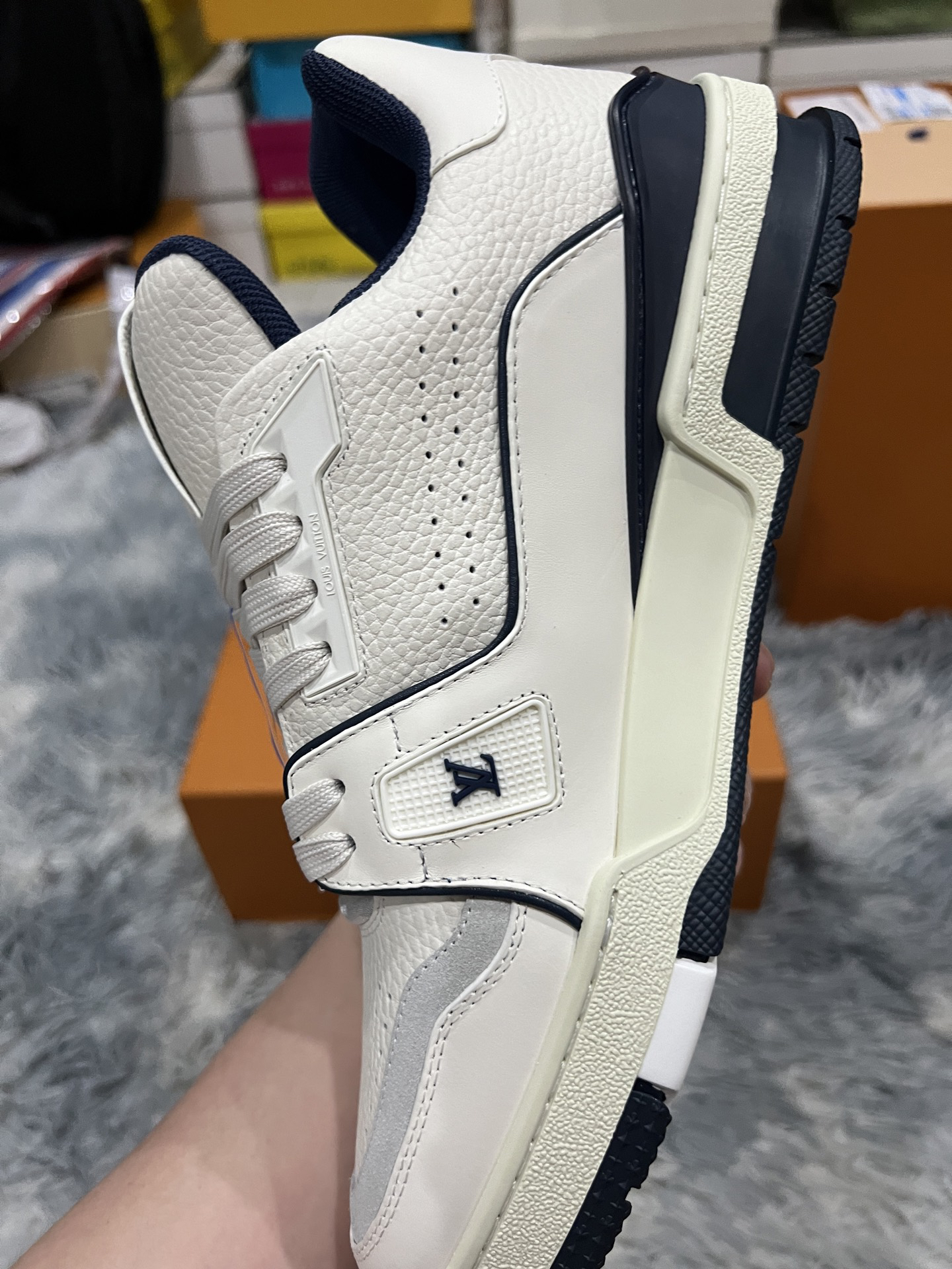 Lv Sneakers-75