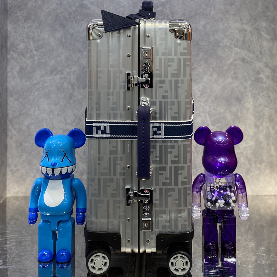 Fendi luggage-14