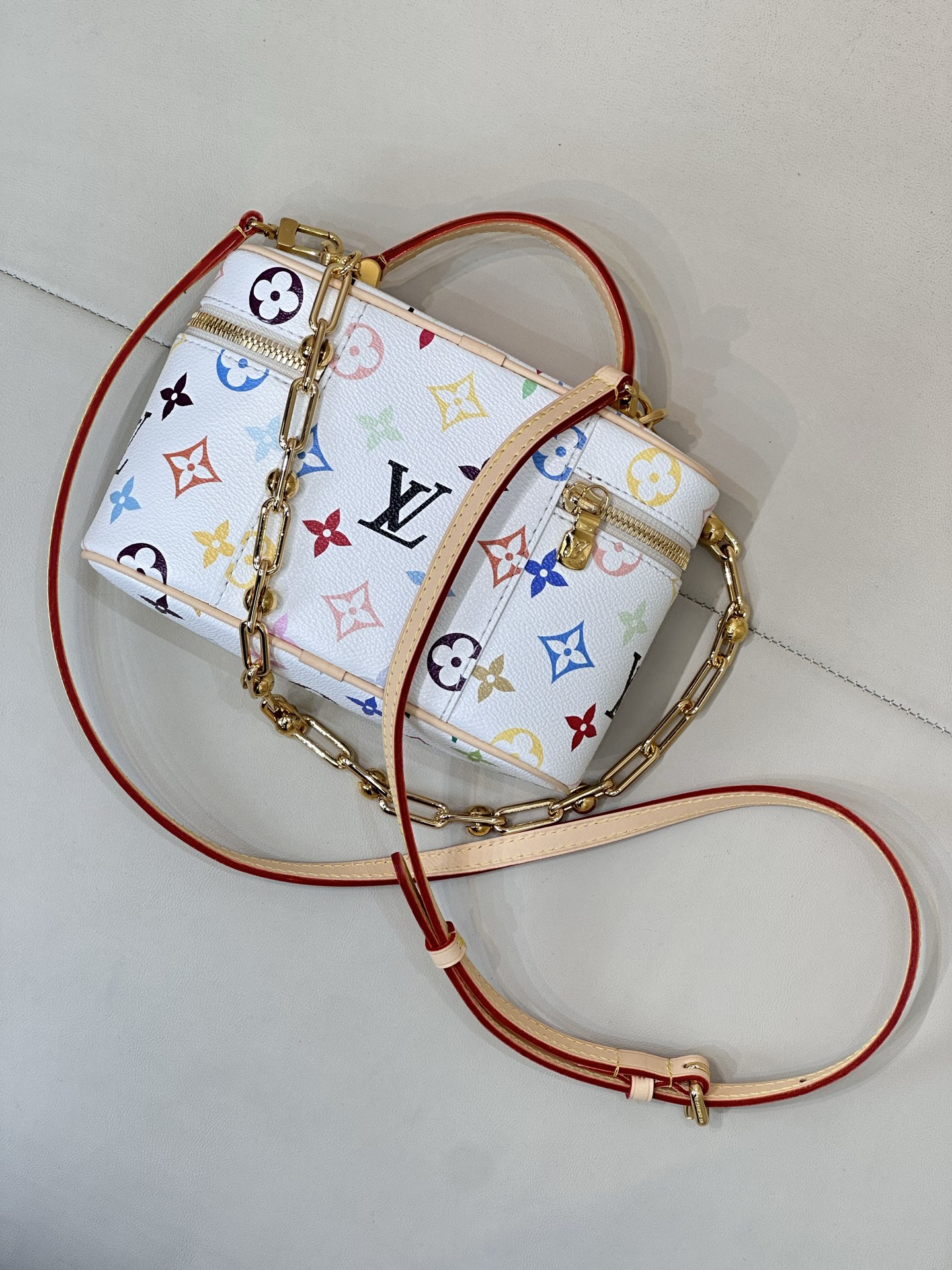 Louis Vuitton Hot New Product-103