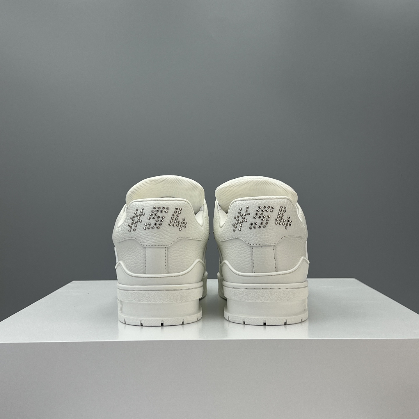 Lv Sneakers-146