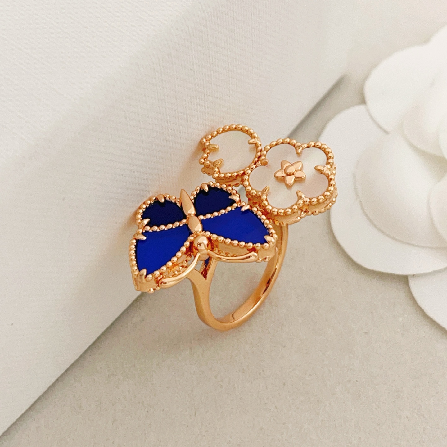 Van Cleef & Arpels ring-89