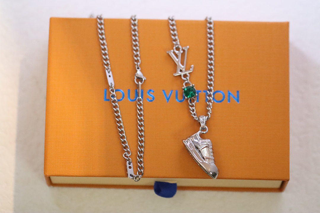 LV necklace-58