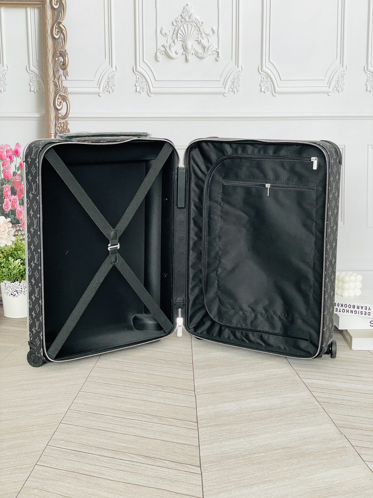 LV luggage-11