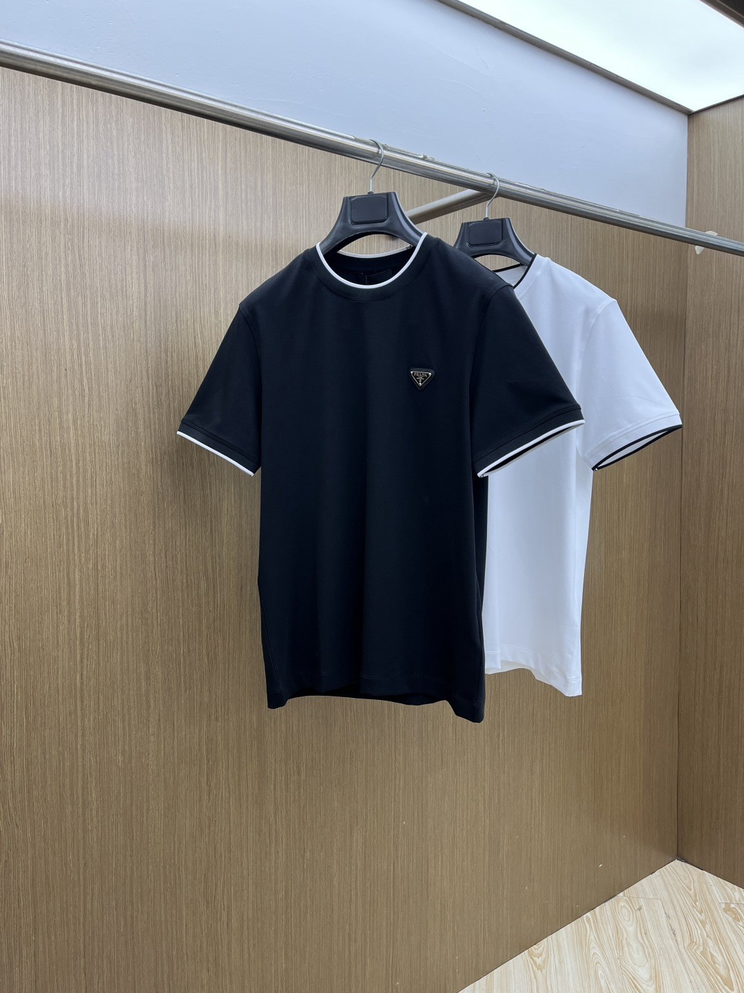 Prada clothing-14