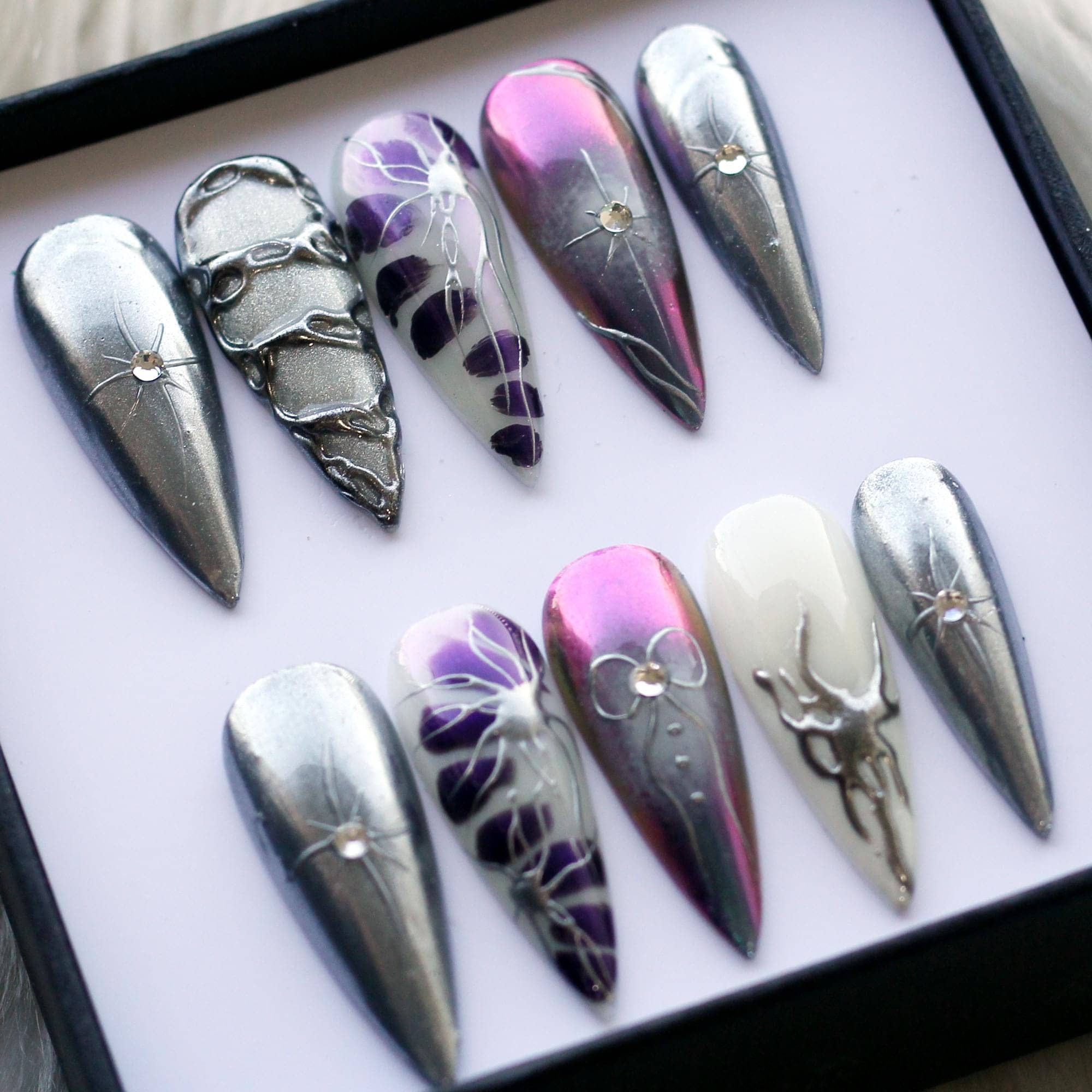 Silver Bloom Press On NailsSilver Bloom Press On Nails - SAYEGIRLS