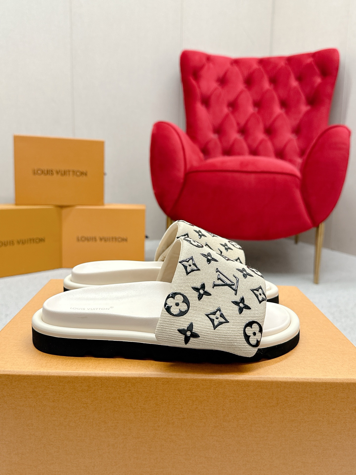 LV Summer footwear