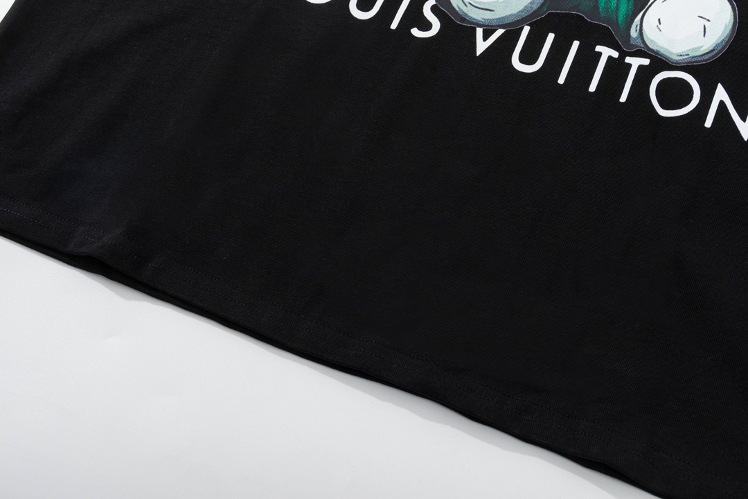 LV clothing-180