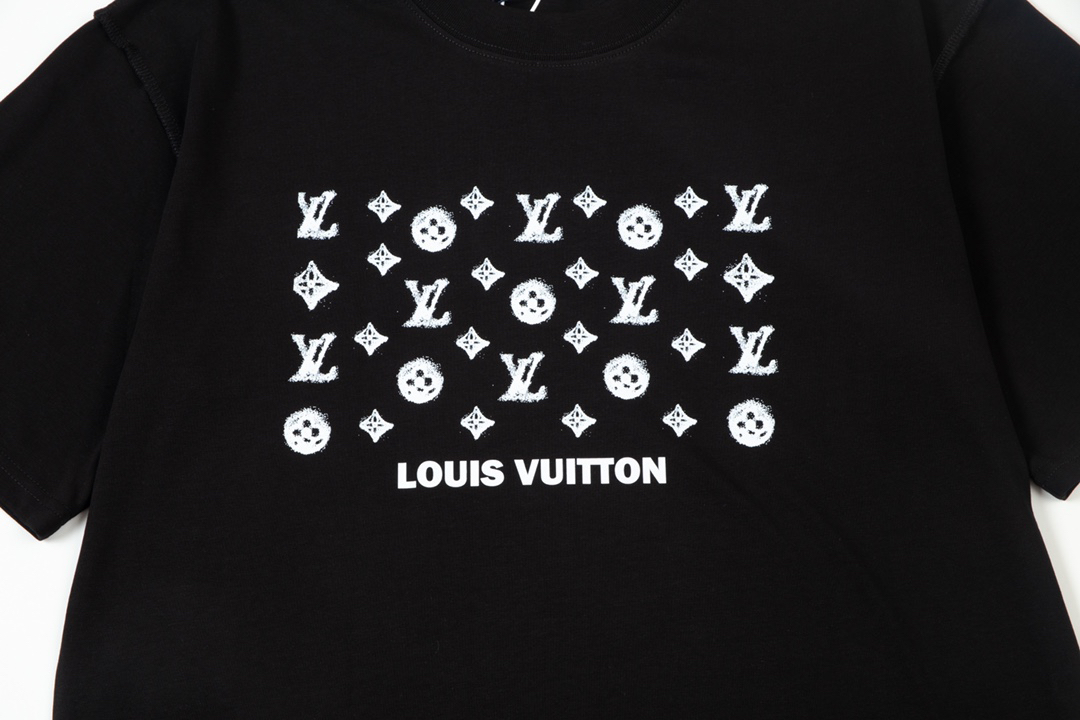 LV clothing-138