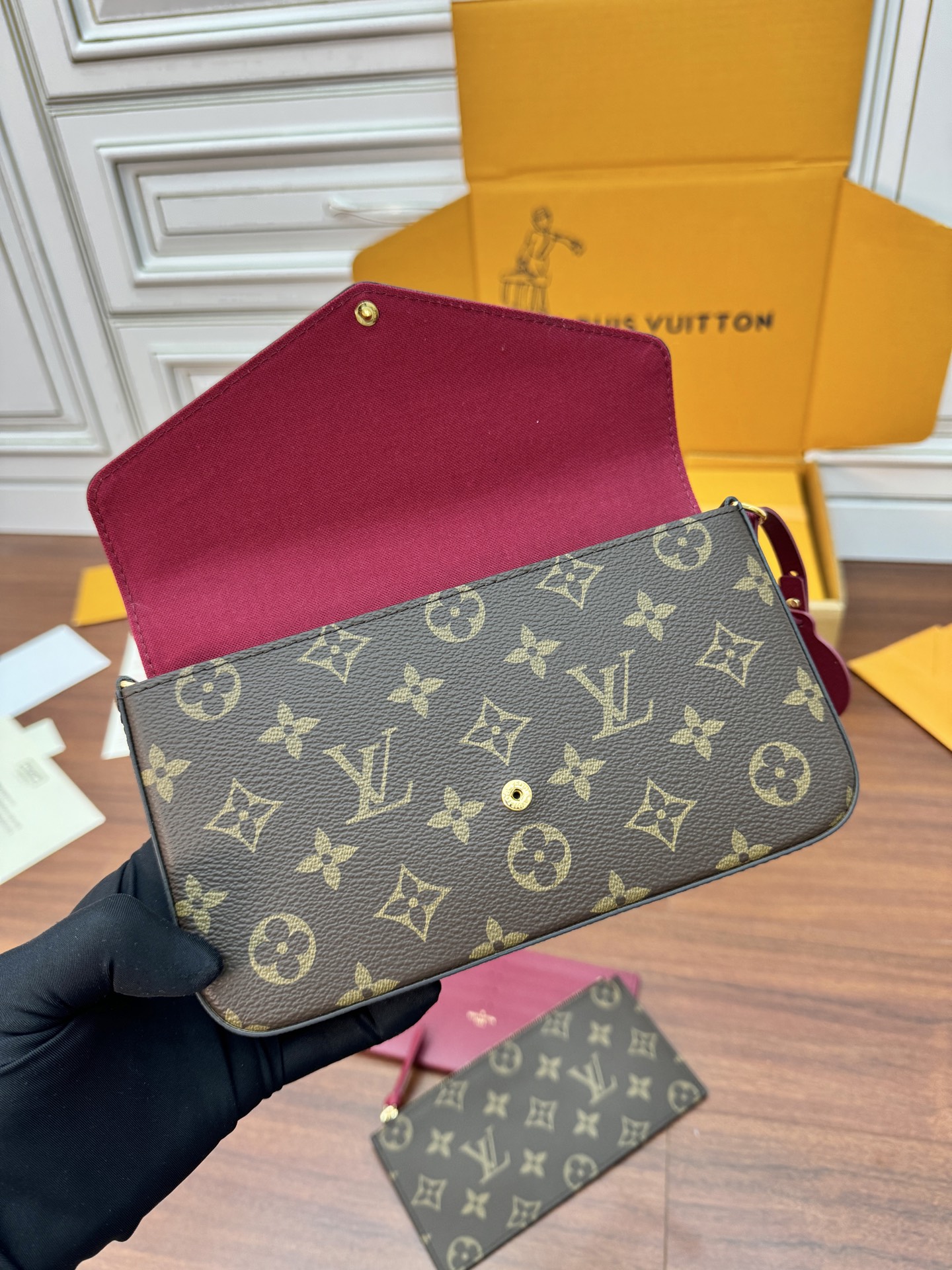 Louis Vuitton Hot New Product-80