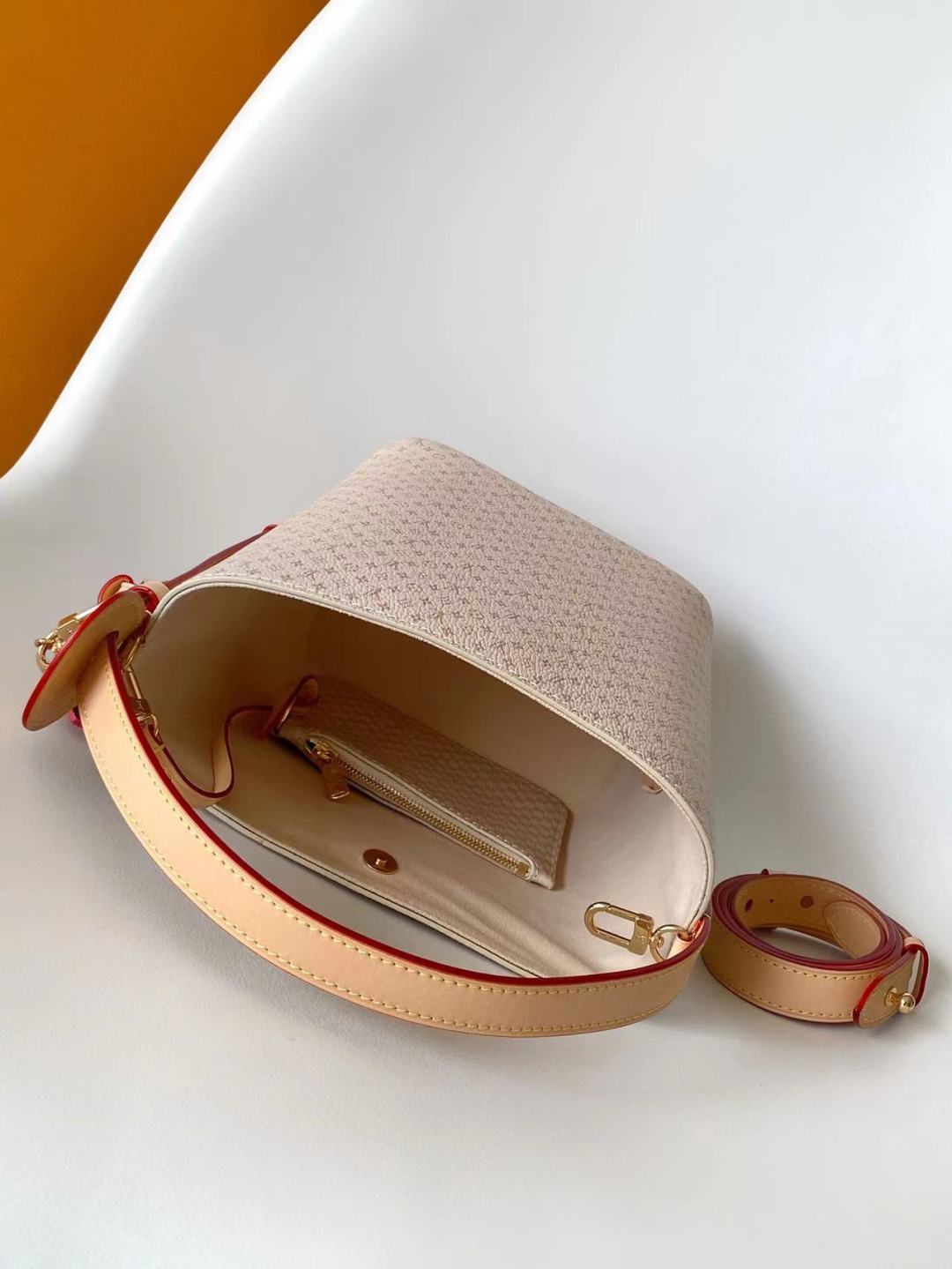 Louis Vuitton Hot New Product-192