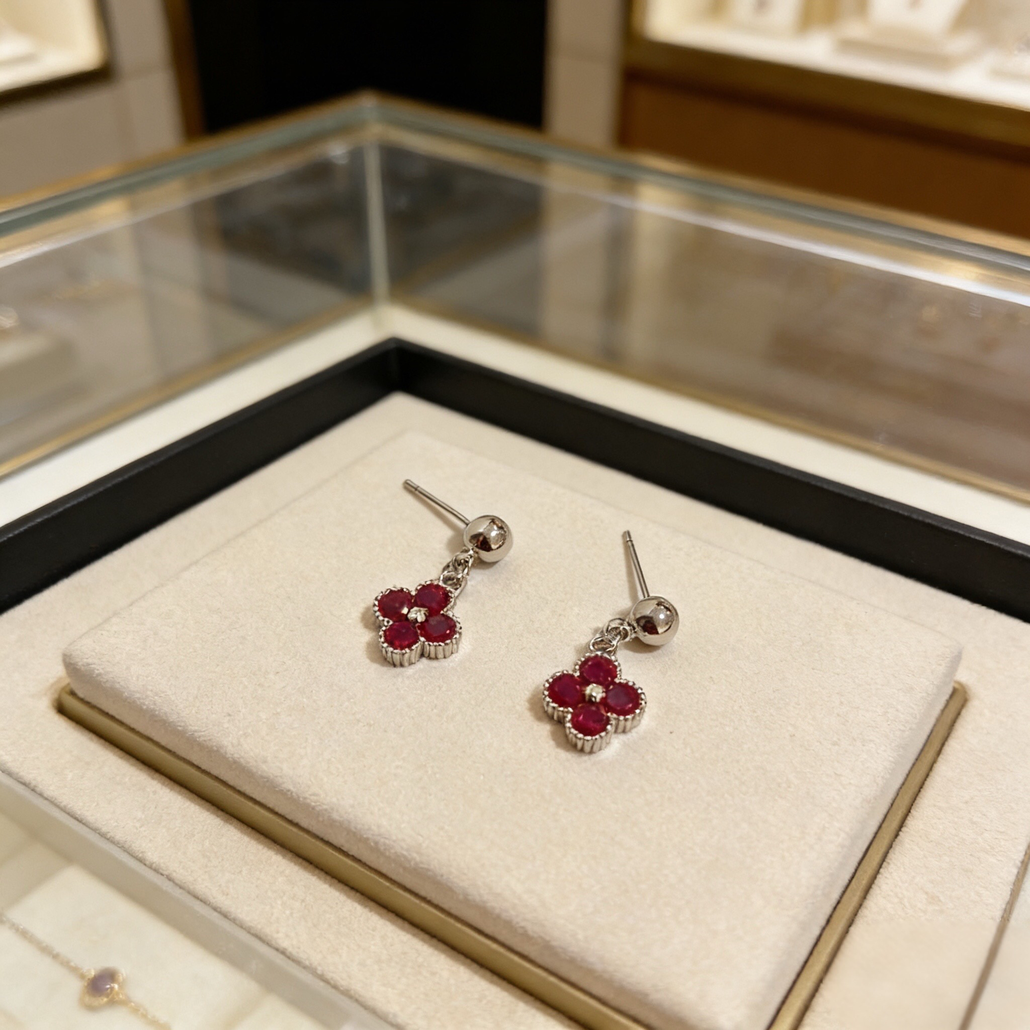 Van Cleef & Arpels earring-99