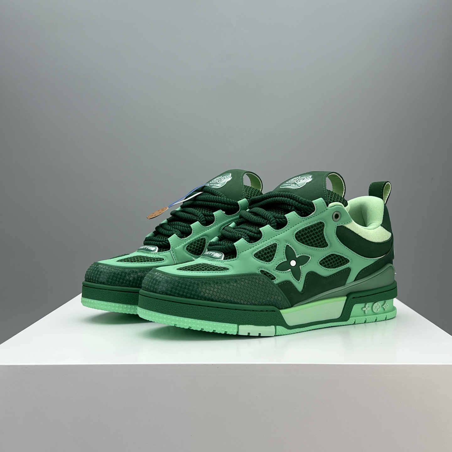 Lv Sneakers-143