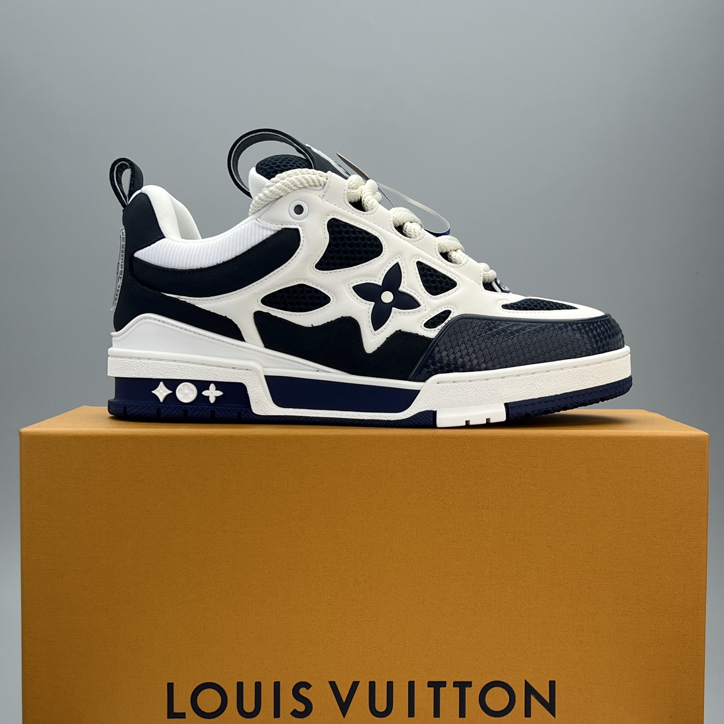 Lv Sneakers-125