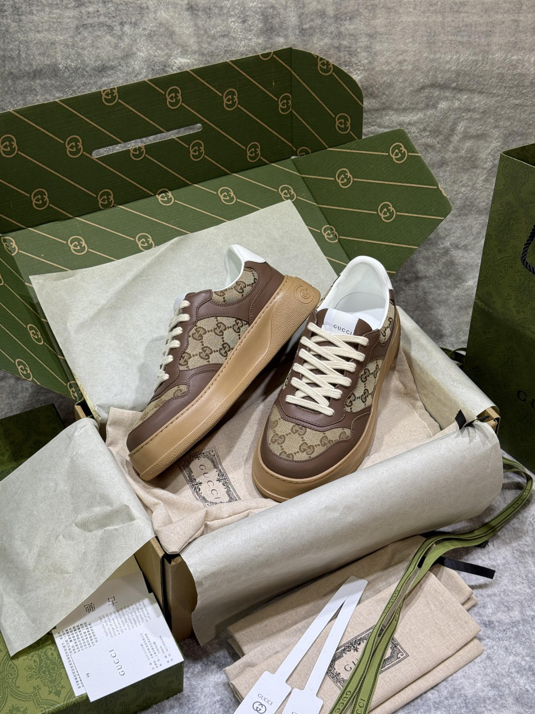 Gucci Sneakers-159