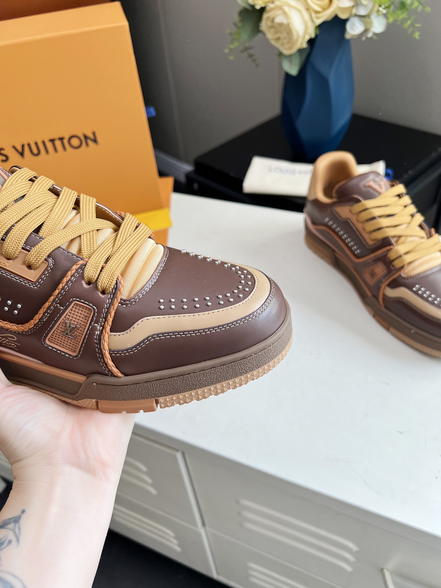 Lv Sneakers-70