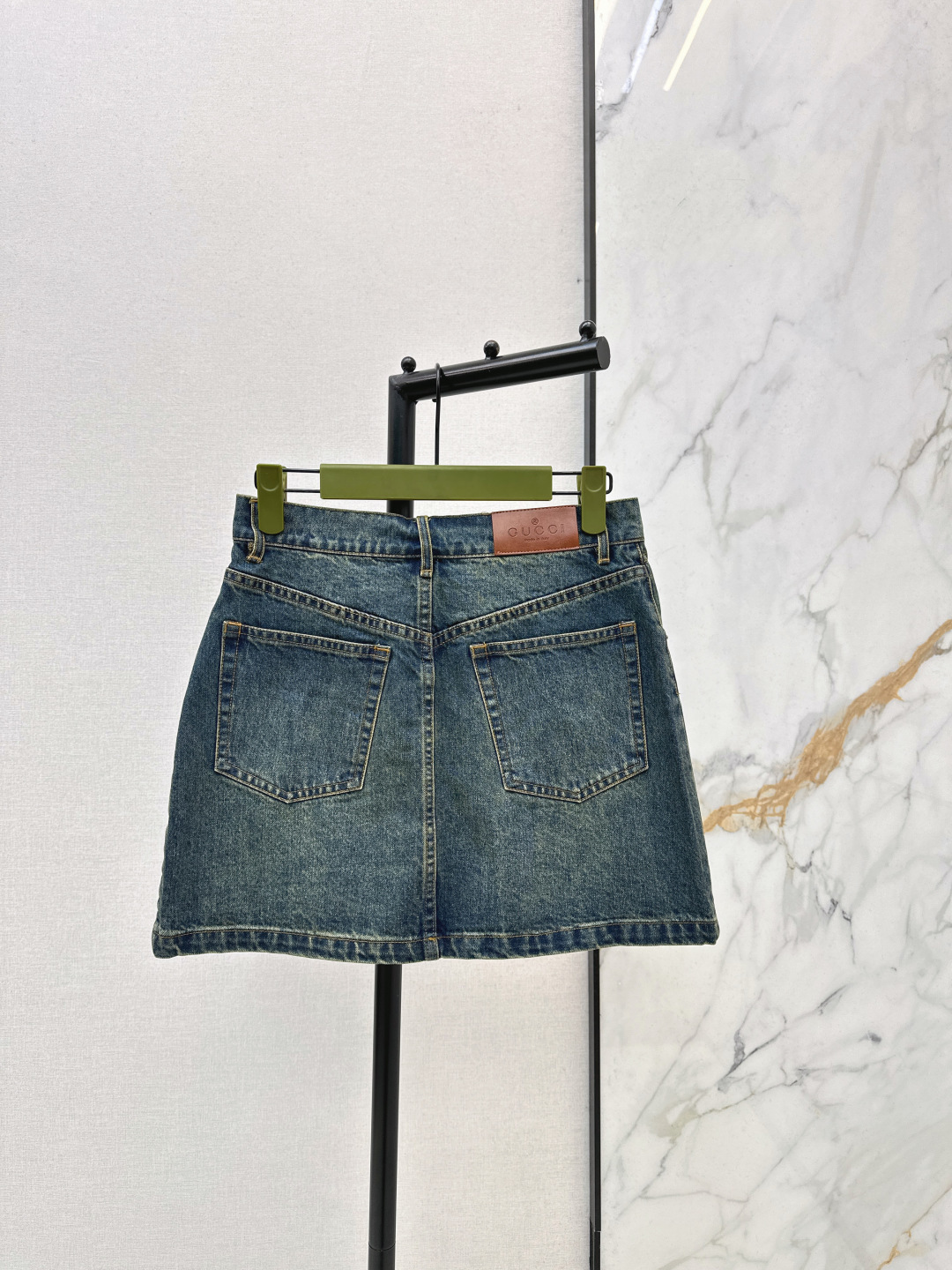Gucci Clothing-255