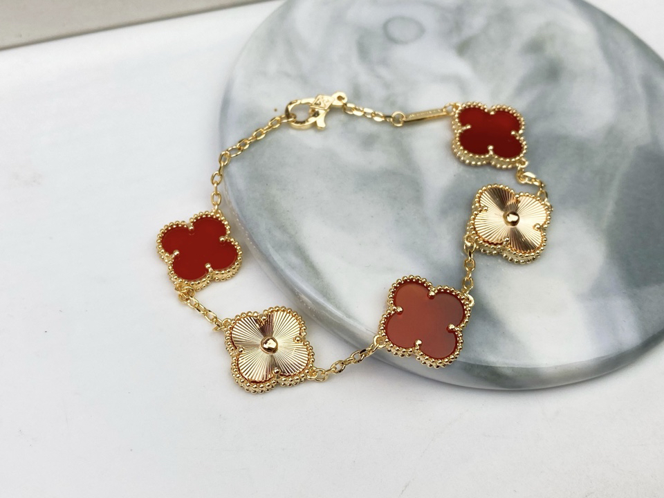 Van Cleef & Arpels Bracelet-61