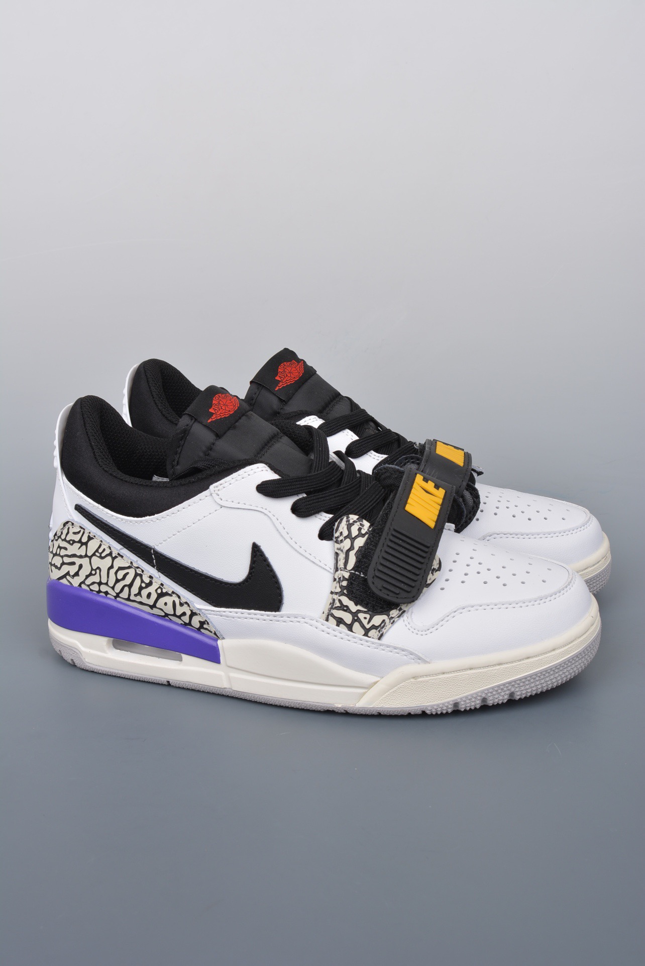 Nike Sneakers-326