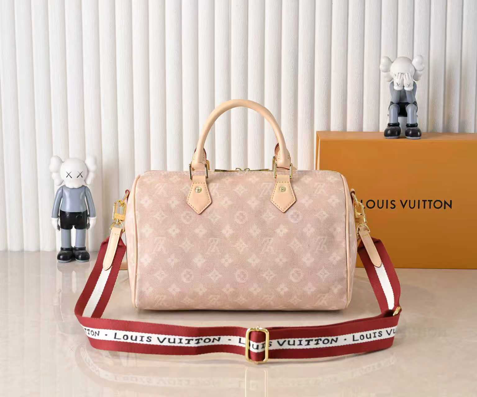 Louis Vuitton Hot New Product-137