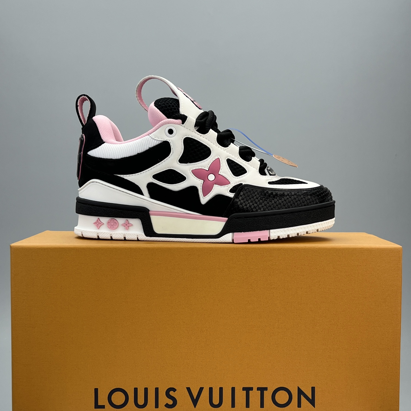 Lv Sneakers-141