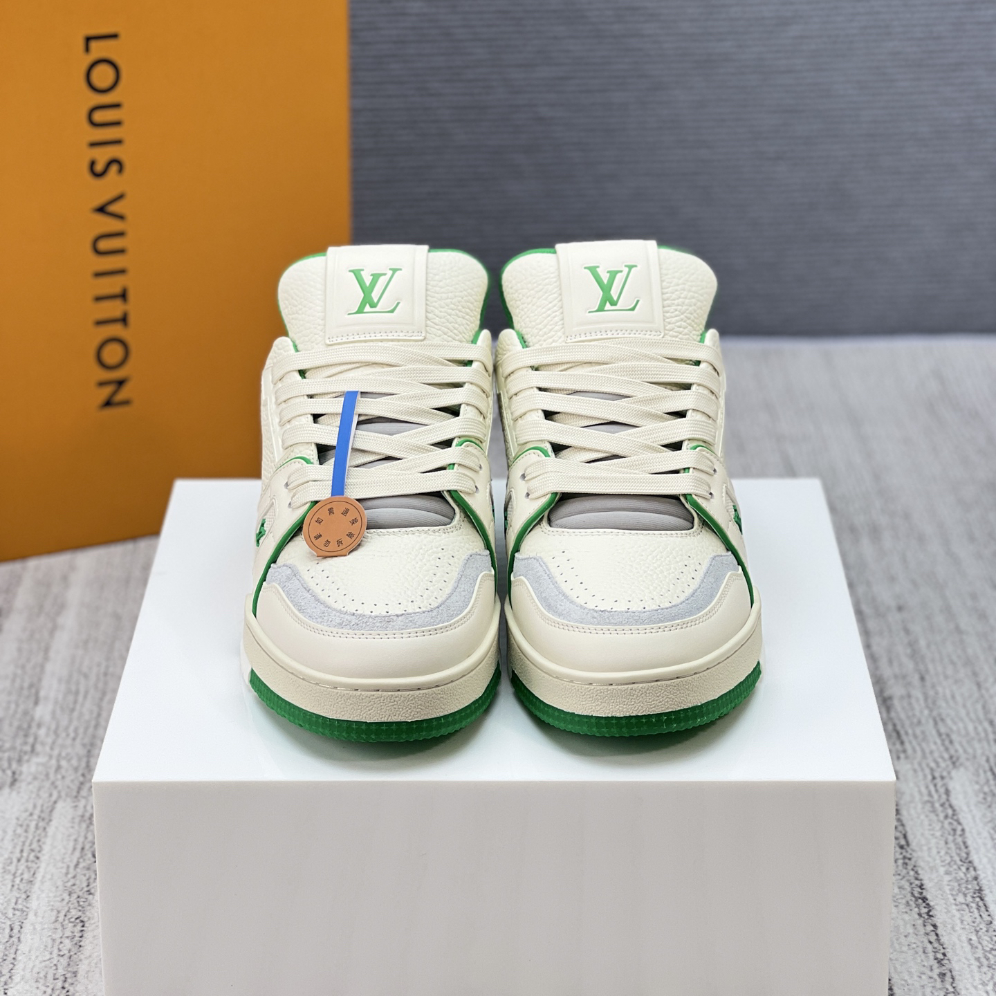 Lv Sneakers-150