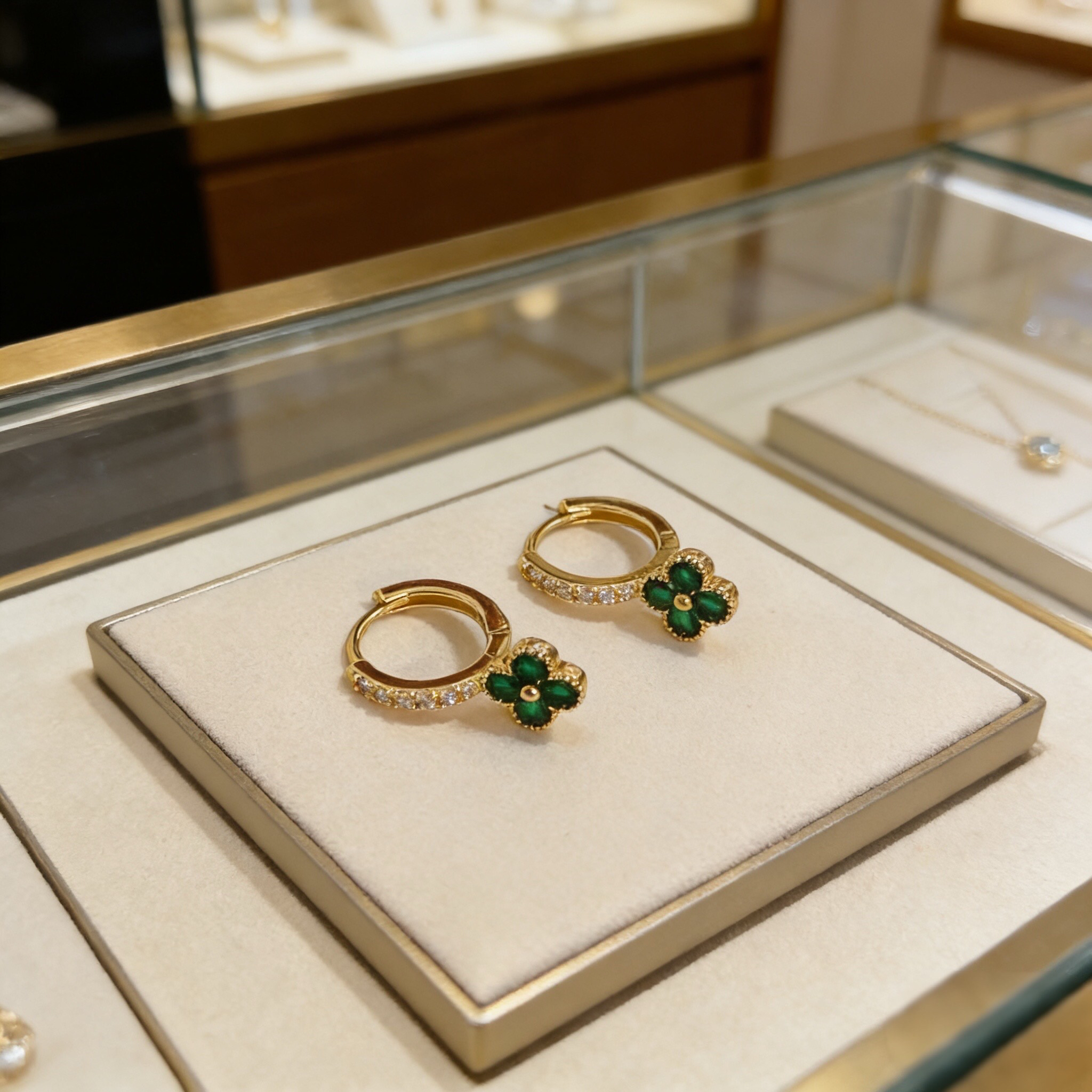 Van Cleef & Arpels earring-98