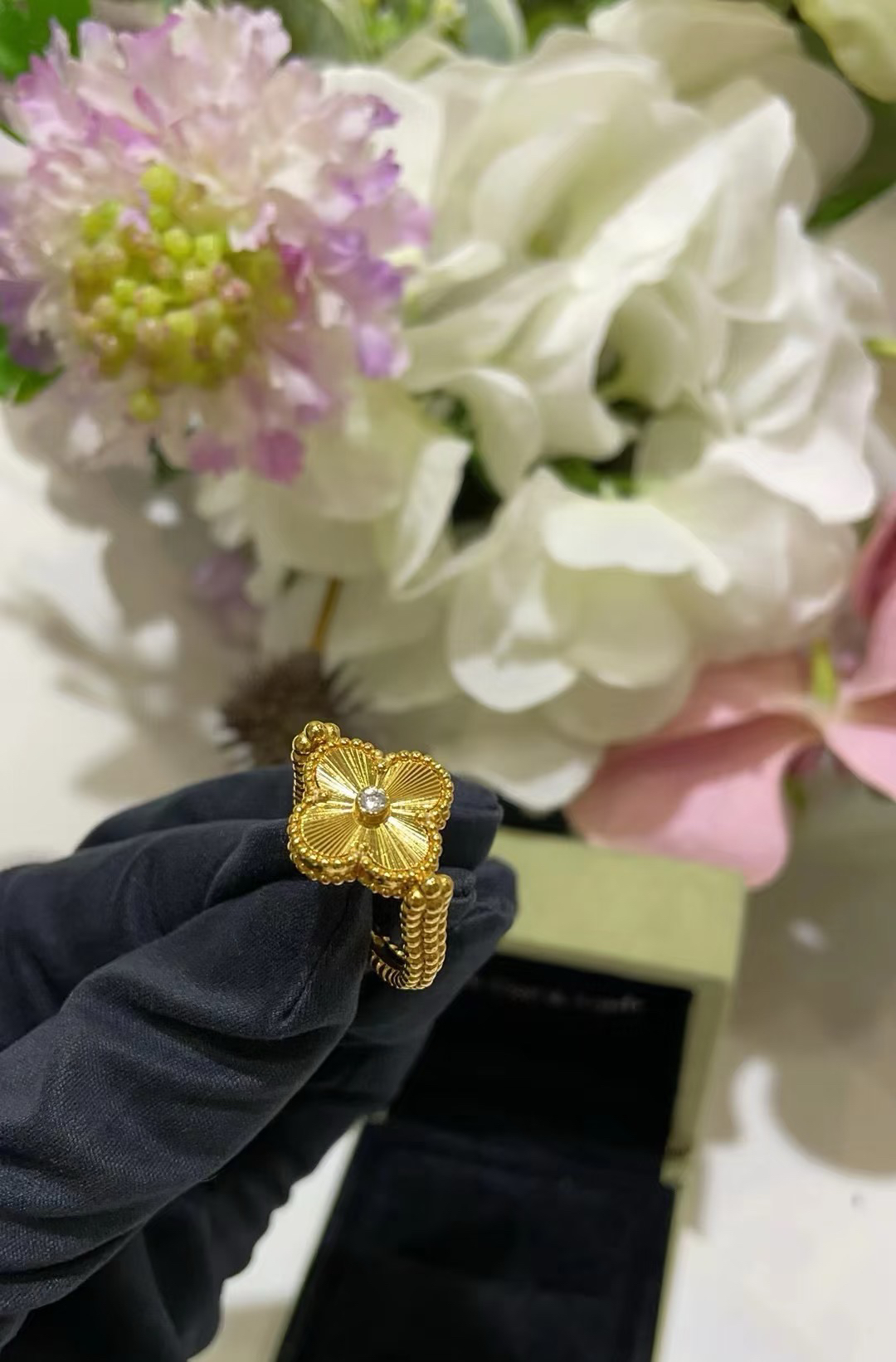 Van Cleef & Arpels ring-45