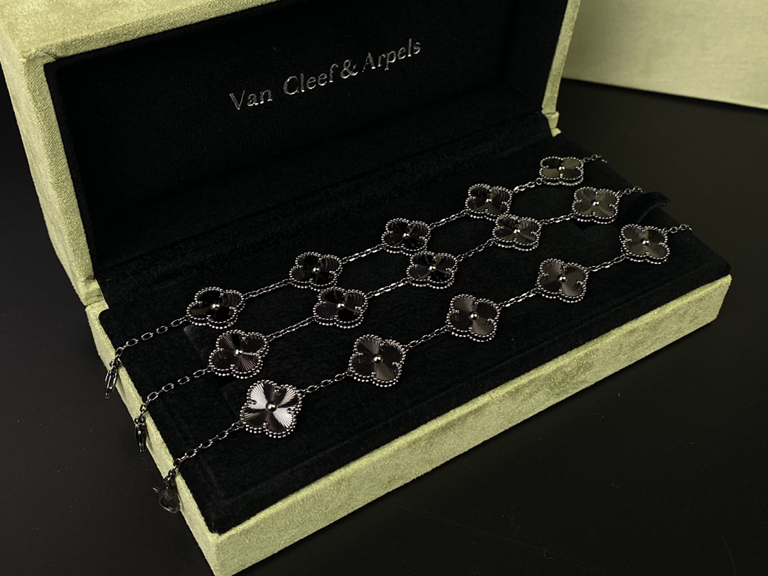 Van Cleef & Arpels Bracelet-27